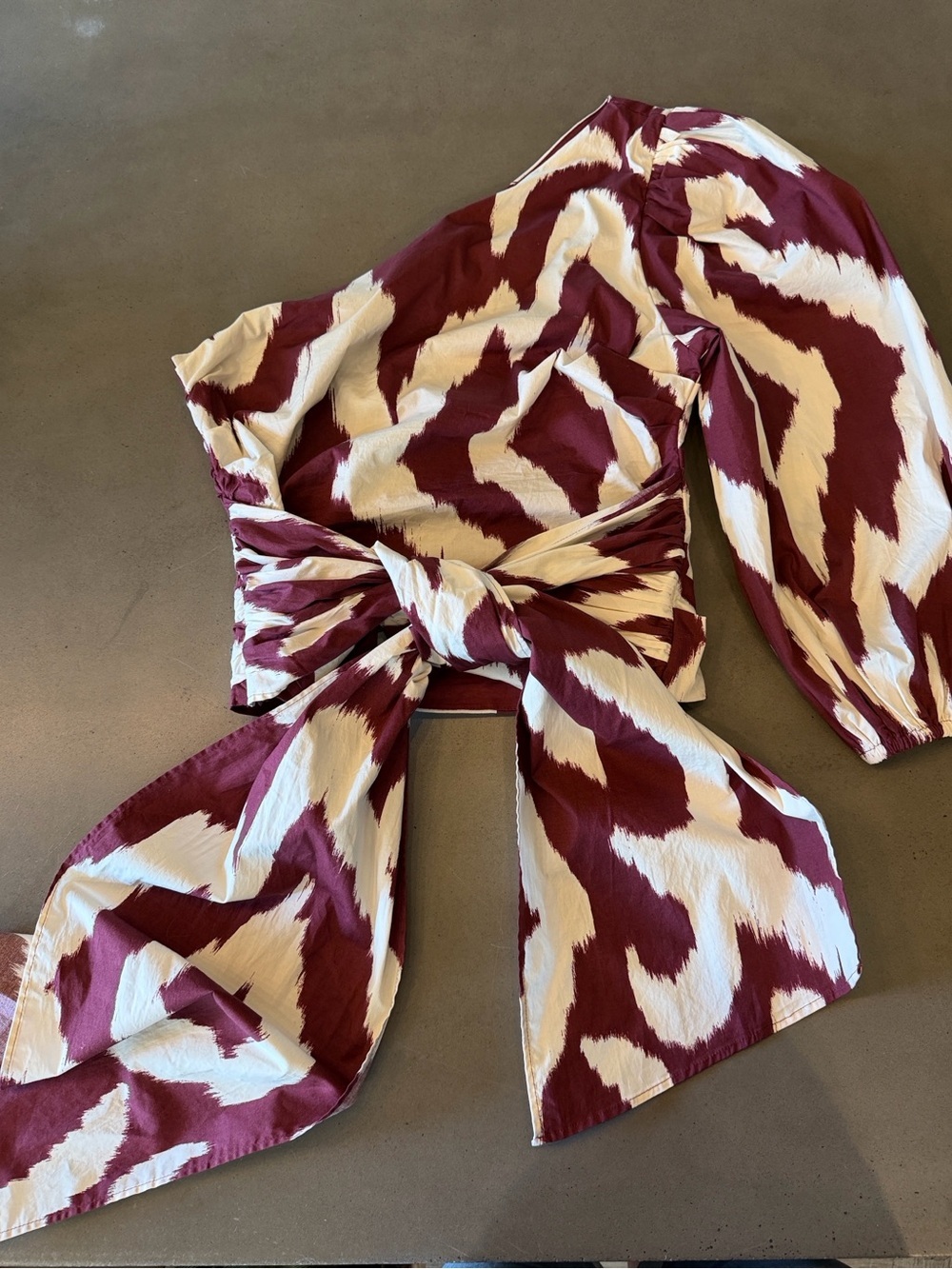Express Maroon & Cream One-Shoulder Puff Sleeve Top Size Medium
